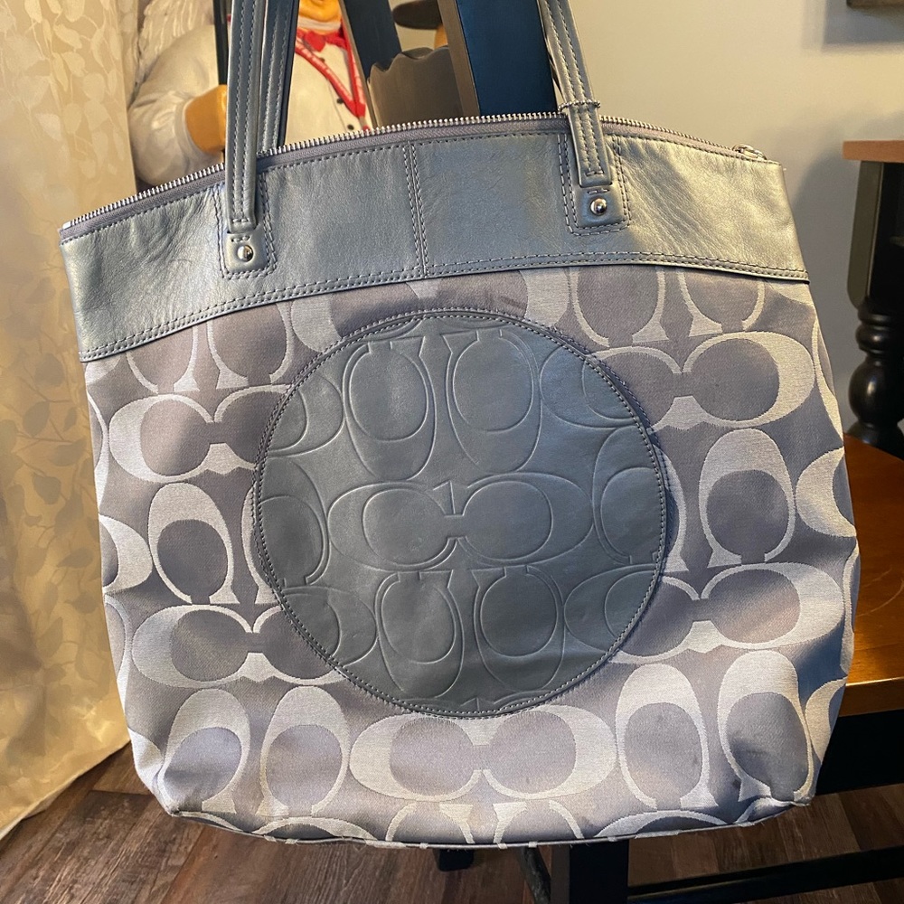 Coach tote/purse - Picture 2 of 8